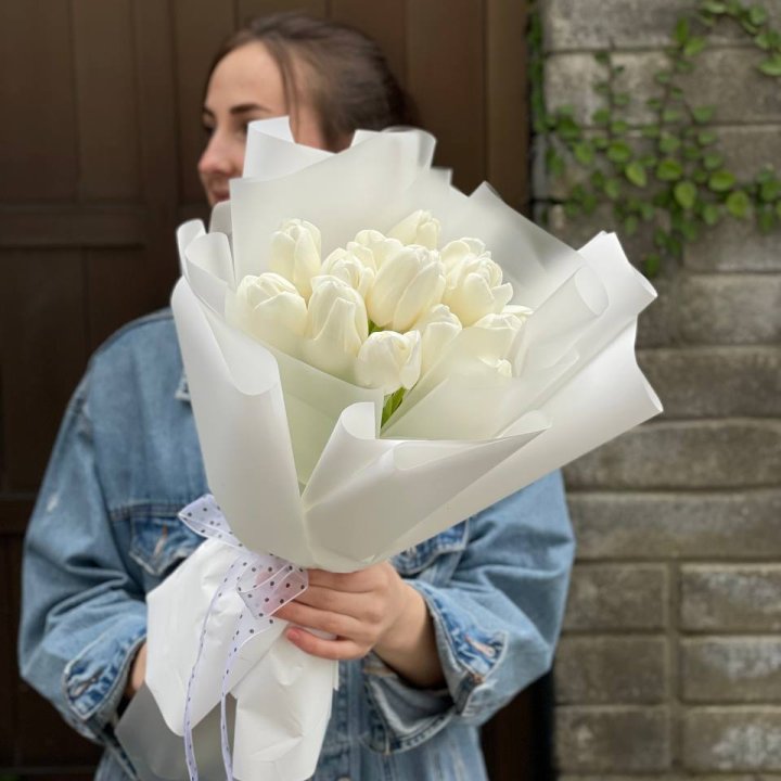Букет белоснежных тюльпанов в Красноярске